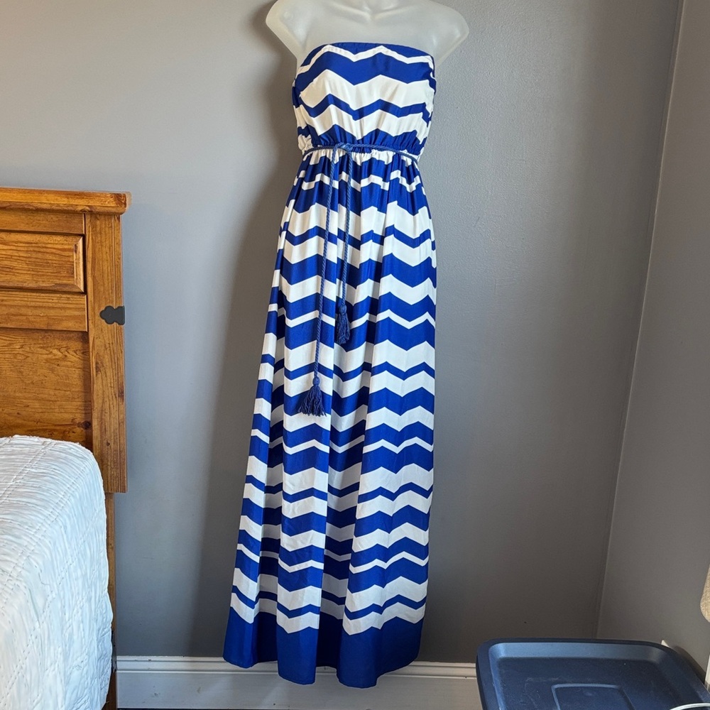 West 36th blue & white chevron print maxi dress * sz MED *